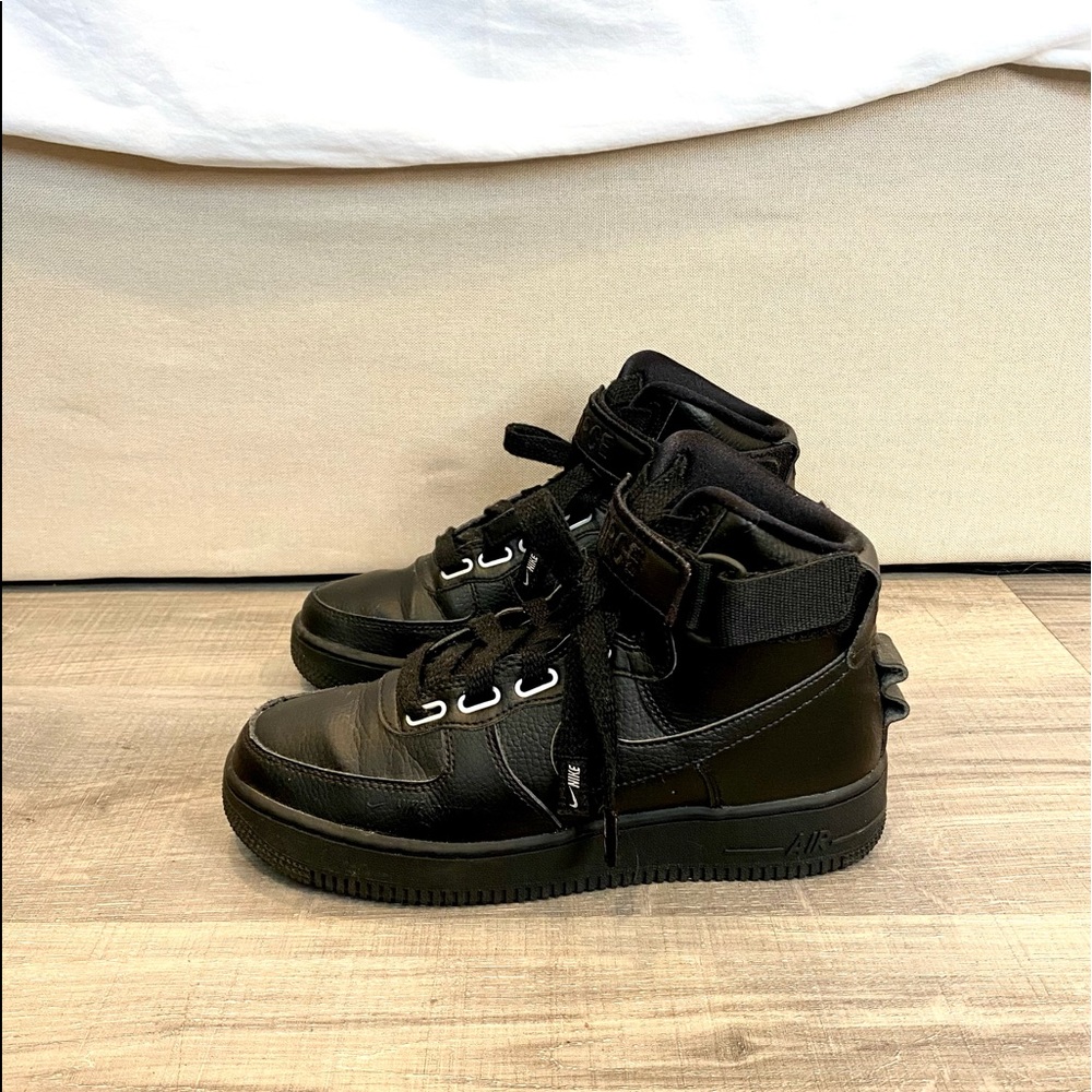 Nike Air Force 1 triple black